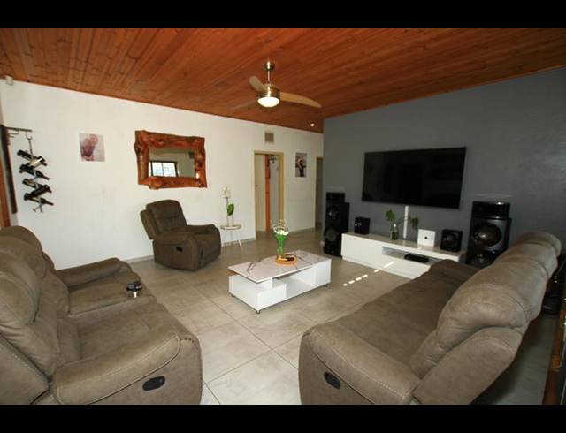 3 BEDROOM HOUSE FOR SALE IN SHIRLEY PARK